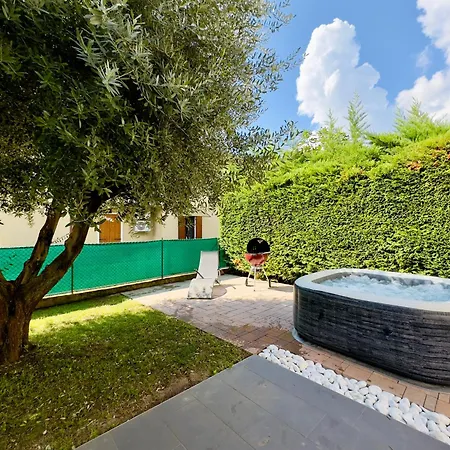 Апартаменты Casa Di Bianca - Modern & Spacious With Jacuzzi - Valpolicella